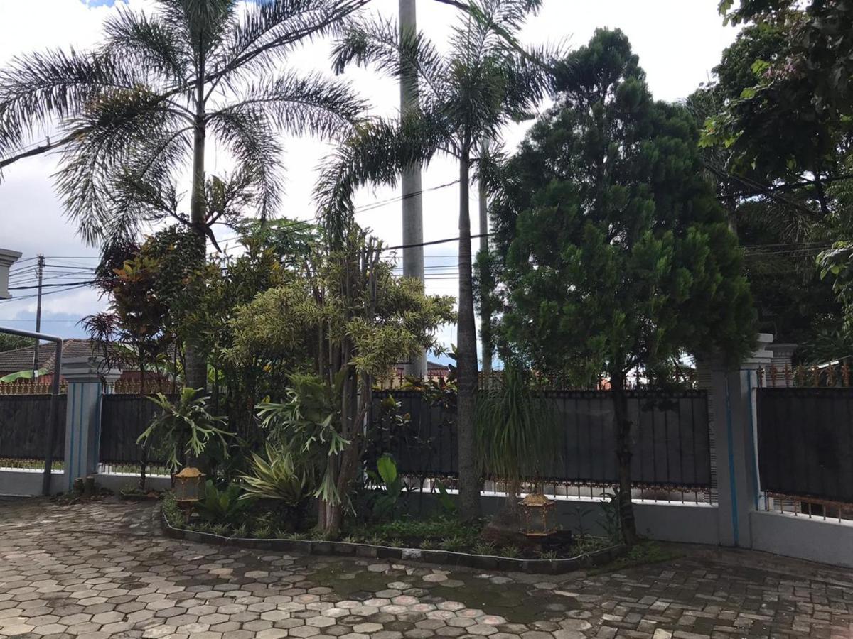 Villa & Guest House Batu Indah المظهر الخارجي الصورة