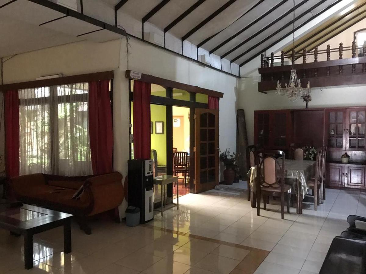 Villa & Guest House Batu Indah المظهر الخارجي الصورة